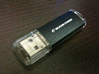 Silicon Power USBメモリ 2GB