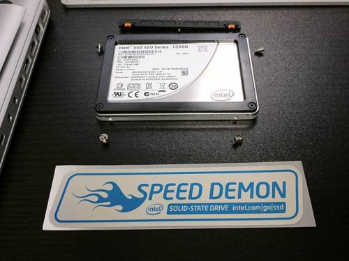 Intel 320 Series SSDSA2CW120G310 Intel 320 Series SSDSA2CW120G310